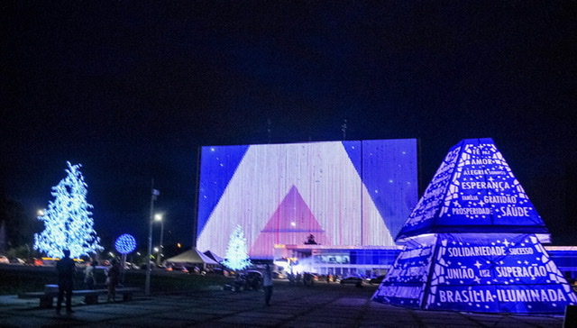 ESPETÁCULO A CÉU ABERTO | Brasília Iluminada encanta população do DF e aquece economia com a geração de emprego e renda