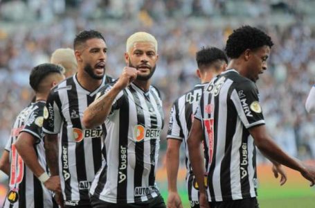 EM JOGO PARA ERGUER A TAÇA | Atlético-MG vence Bragantino de virada no Mineirão por 4 a 3