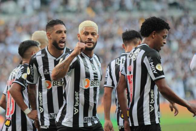 EM JOGO PARA ERGUER A TAÇA | Atlético-MG vence Bragantino de virada no Mineirão por 4 a 3
