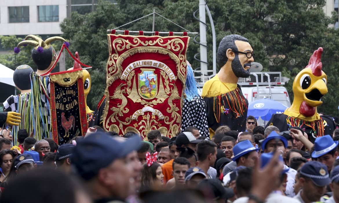 PARA REDUZIR OS RISCOS DE CONTÁGIO | Ibaneis decide cancelar o carnaval deste ano e conter o avanço da Covid e do vírus da gripe H3N2 do vírus no DF