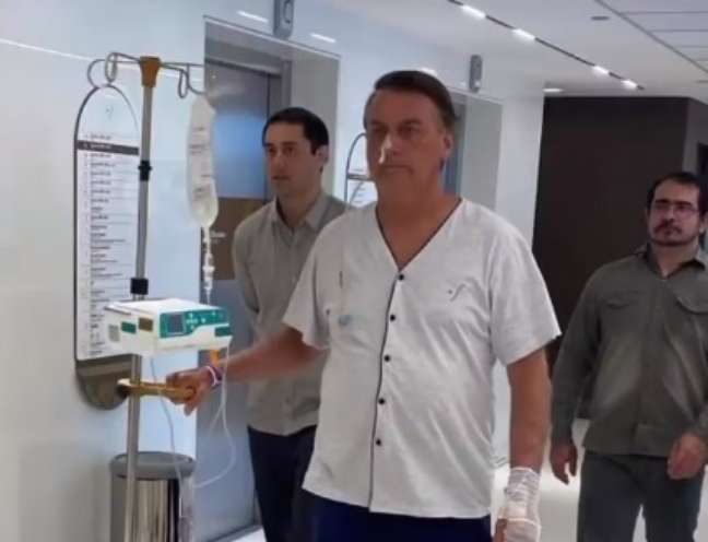 SEM PREVISÃO DE ALTA | Bolsonaro apresenta melhora e médicos descartam cirurgia