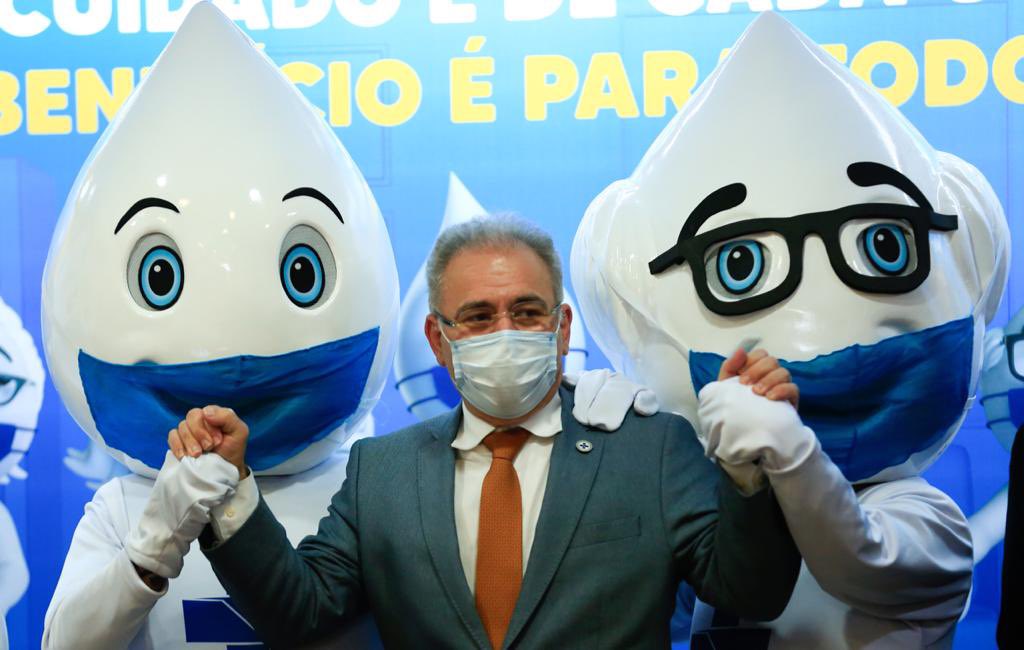 VACINA PEDIÁTRICA | Queiroga diz que doses do imunizante para crianças começam a chegar no Brasil no dia 10