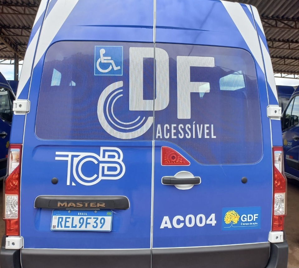 DF ACESSÍVEL | Vans do programa podem circular nossas faixas exclusivas de ônibus