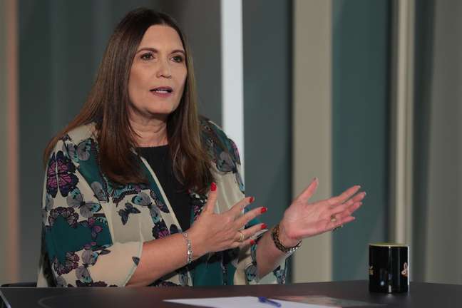 DESINFORMAÇÃO SOBRE VACINAÇÃO | YouTube bloqueia Bia Kicis por fazer live questionando eficácia das vacinas em crianças