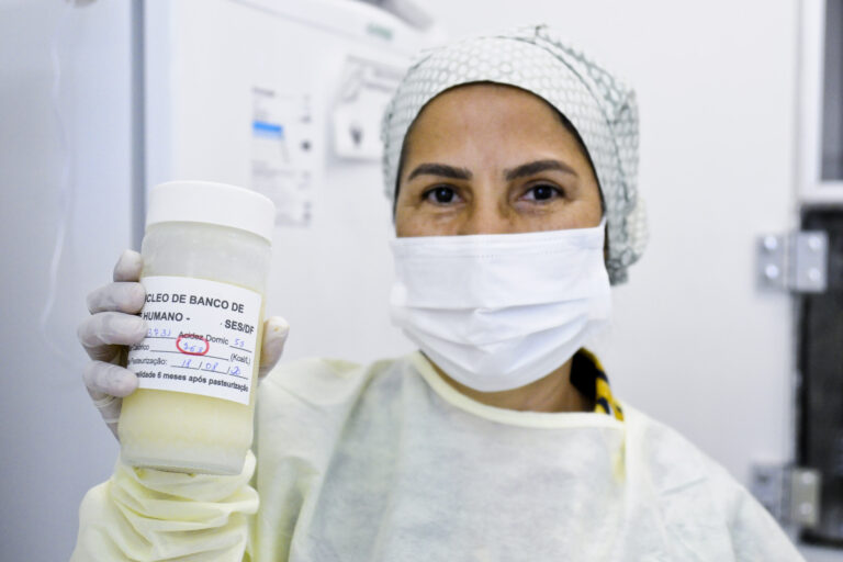 PRECISA-SE DE DOADORAS | Bancos de leite humano no DF estão com estoque baixo