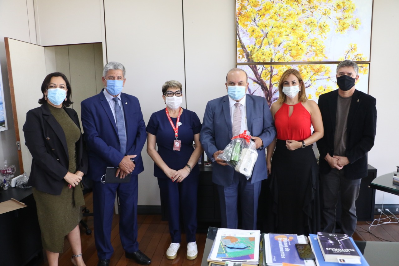 AUMENTO RECONHECIDO | Ibaneis concede reajuste salarial de até 14,9% para enfermeiros e outras categorias da saúde