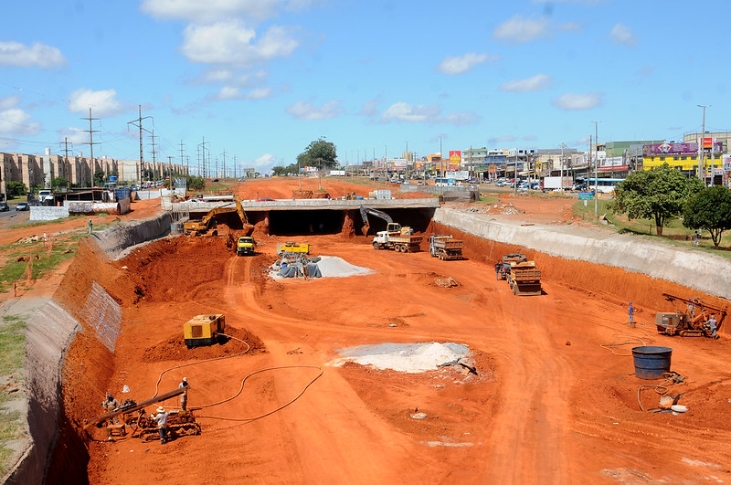 COM 70% DAS OBRAS CONCLUÍDAS | GDF mantém cronograma de entrega do viaduto do Recanto das Emas/Riacho Fundo II para julho deste ano