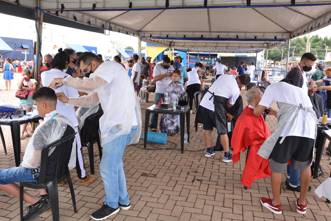 FECOMÉRCIO PERTO DE VOCÊ | Projeto leva serviços gratuitos para população de Santa Maria