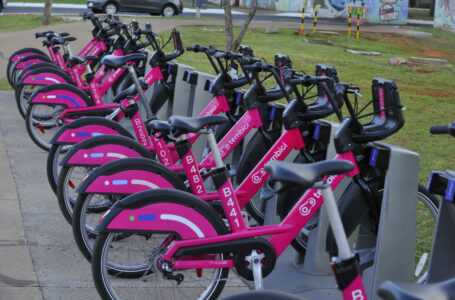 MOBILIDADE URBANA | Operadora que controla o compartilhamento das bikes rosas registra crescimento de 60% em cinco meses