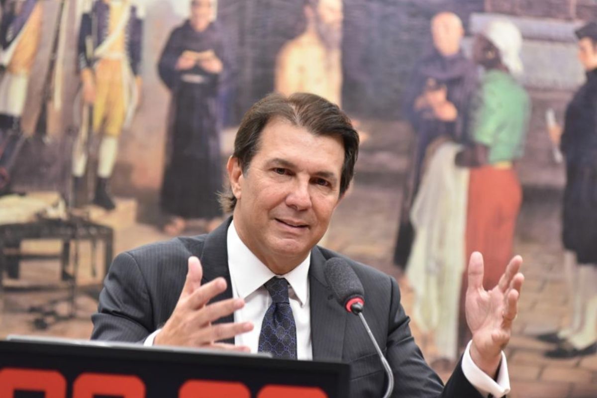 MUDANÇAS NA CÂMARA | Aliados de Bolsonaro perdem disputa pela presidência da CCJ