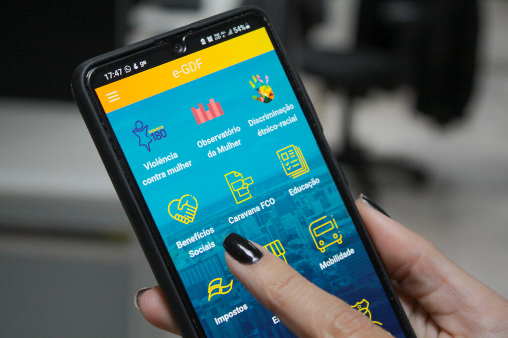 ATENDIMENTO AO CIDADÃO | Aplicativos ampliam acesso aos serviços do GDF