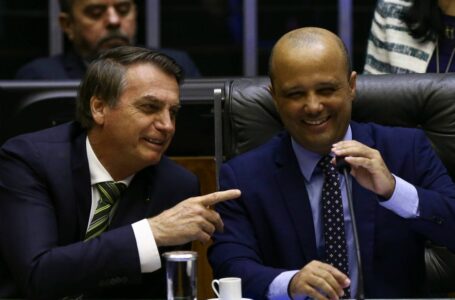 ELEIÇÕES EM GOIÁS | Bolsonaro confirma que major Vitor Hugo, do PL, é seu candidato ao governo e diz que Caiado agiu como ditador durante a pandemia
