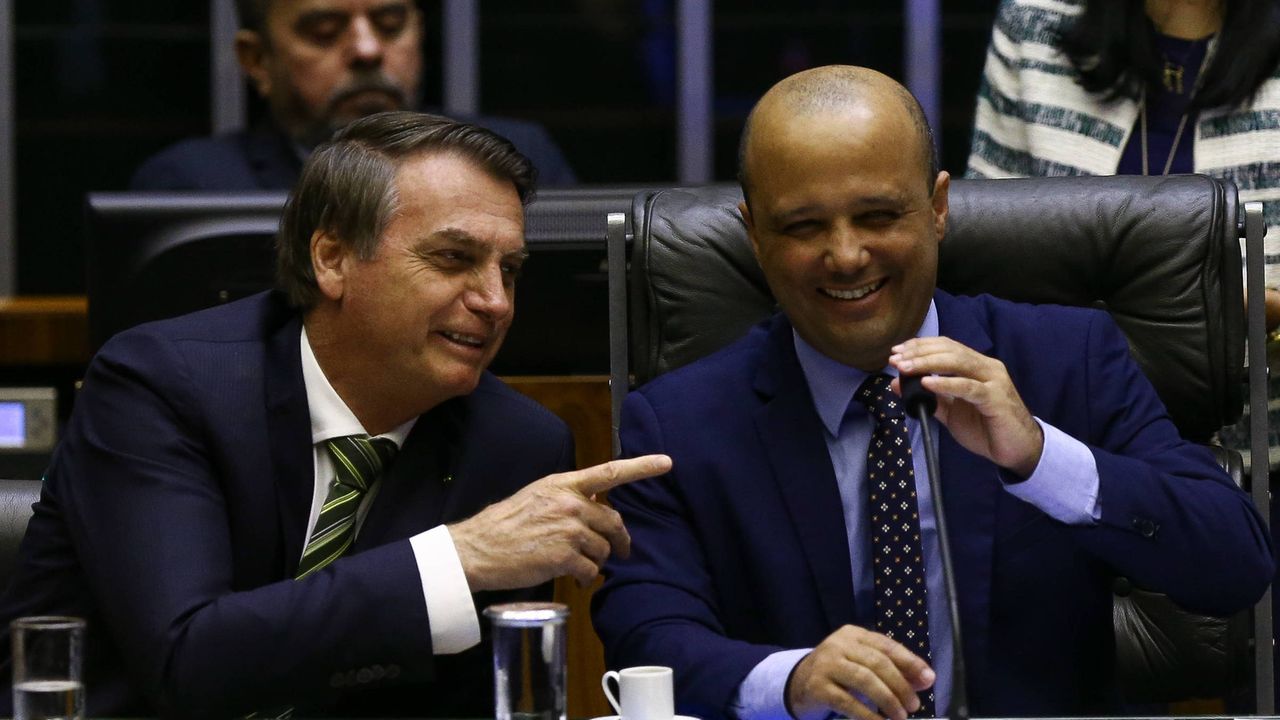 ELEIÇÕES EM GOIÁS | Bolsonaro confirma que major Vitor Hugo, do PL, é seu candidato ao governo e diz que Caiado agiu como ditador durante a pandemia