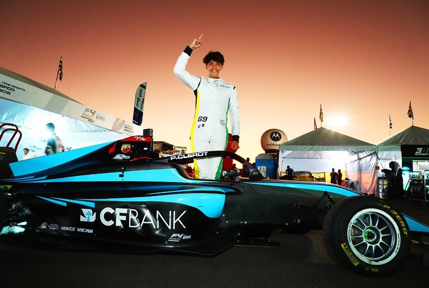 COM APENAS 15 ANOS | Piloto brasiliense brilha na estreia da Fórmula 4 brasileira