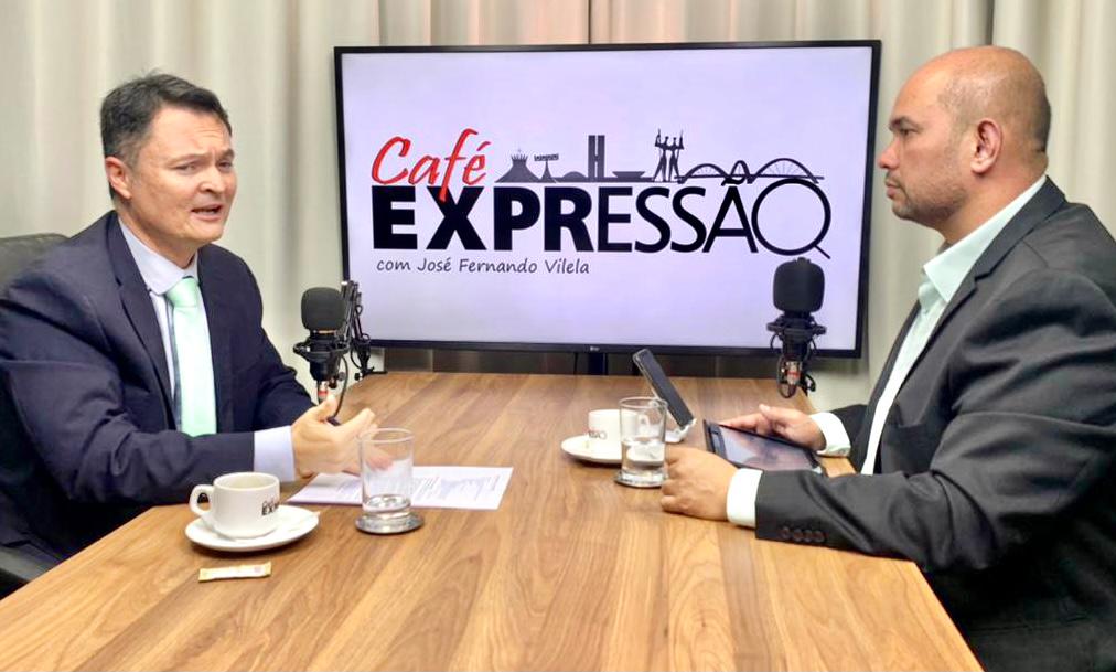 CAFÉ EXPRESSÃO | Juiz do TRE-DF reforça pedido para que população participe do processo eleitoral e compareça às urnas nas eleições deste ano