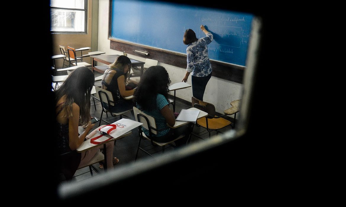 ENSINO SUPERIOR NO DF | Universidade Distrital (UnDF) abre concurso público para professor