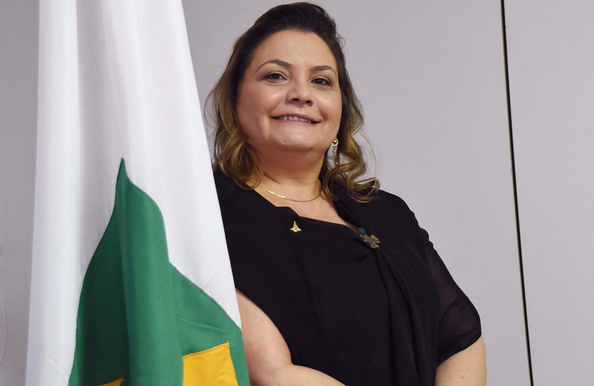 SOB NOVA GESTÃO | Lucilene Florêncio assume a Secretaria de Saúde do DF em substituição ao general Pafiadache