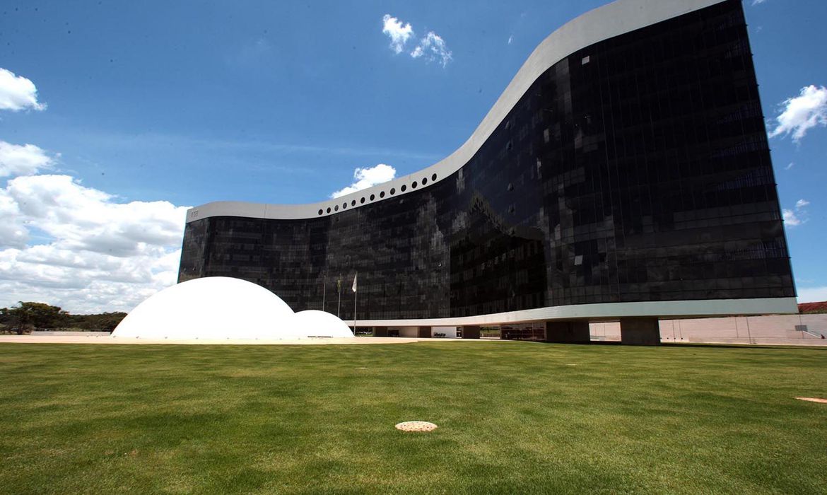 ELEIÇÕES 2022 | TSE confirma que partidos podem lançar candidatura própria ao Senado