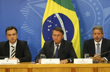 MEDIDA ELEITOREIRA | Bolsonaro propõe ressarcir estados em troca de ICMS zero nos combustíveis