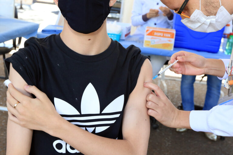 DUPLA PROTEÇÃO | Vacinas contra Covid e Influenza podem ser aplicadas no mesmo dia