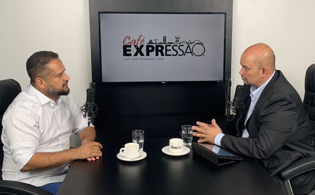CAFÉ EXPRESSÃO | Gustavo Aires diz que “o eleitor” do DF é muito exigente e que “está preparado para encarar as eleições”