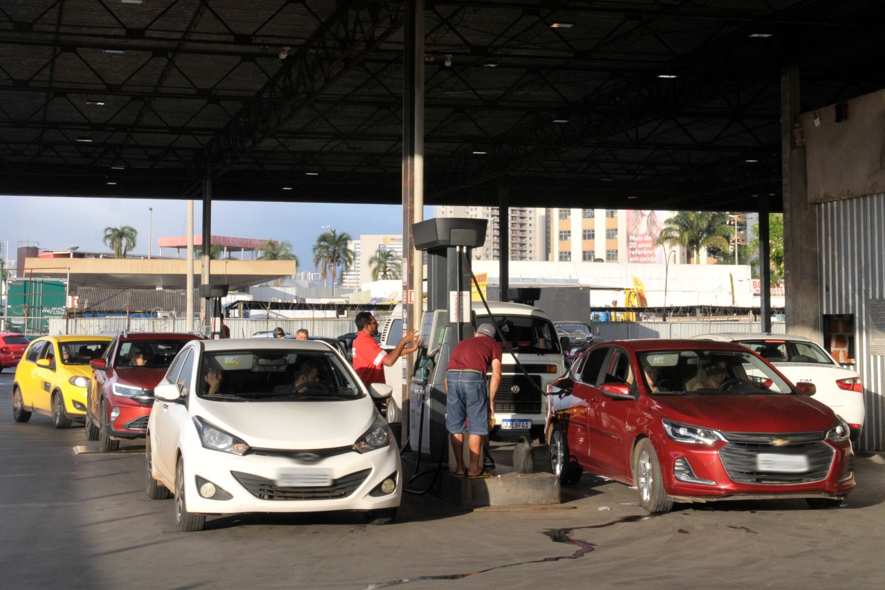 GDF CUMPRE LEGISLAÇÃO | Decreto de Ibaneis estabelece novo limite para alíquota do ICMS de combustíveis e energia