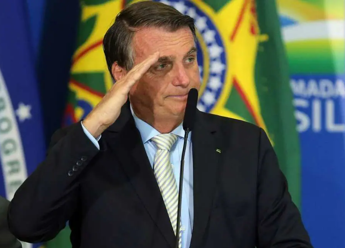 PODE ISSO, ARNALDO? | Bolsonaro diz que Forças Armadas vão participar de atos pró-governo no dia 7 de setembro