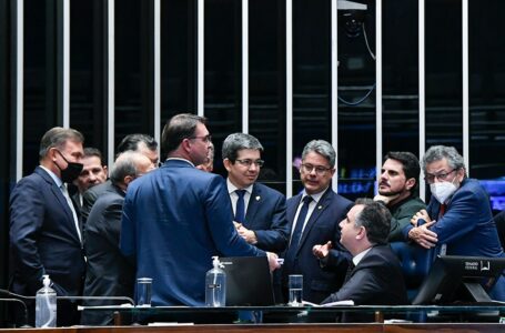 EMPURRANDO COM A BARRIGA | Pacheco protela a instalação de CPIs no Senado para depois das eleições