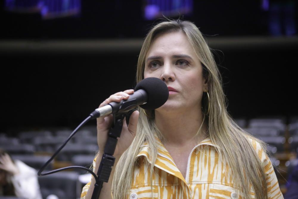A LEOA RUGIU NA CÂMARA | Celina Leão (PP-DF) não se intimida e enfrenta deputados petistas na comissão das PECs do Estado de Emergência e dos Biocombustíveis