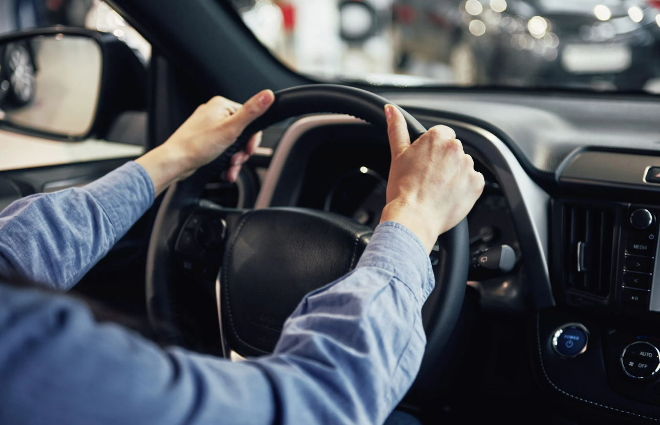 COM SALÁRIO DE R$ 2,3 MIL | Sesc-DF abre processo seletivo para contratar motorista