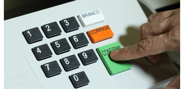 ELEIÇÕES 2022 | Urna eletrônica reduziu em 82% o número de votos inválidos