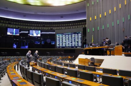 CARAS DE PAU | Após ministros do STF, deputados e senadores querem aumentar os próprios salários para R$ 36,8 mil