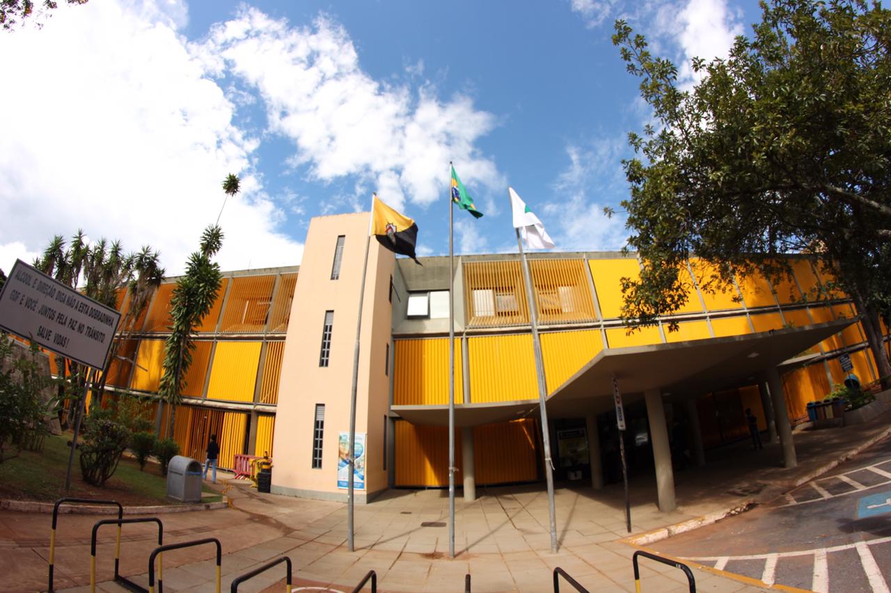 CARREIRAS ADMINISTRATIVAS | Detran-DF publica edital de concurso no DODF para cargos de nível médio e superior