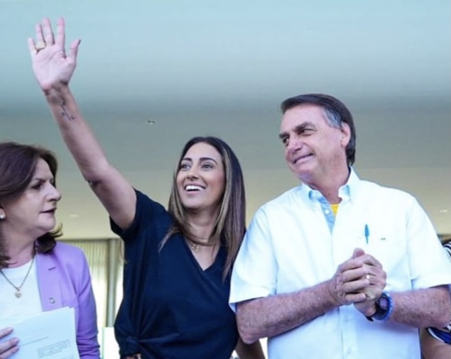 26 DE SETEMBRO | Bolsonaro sanciona lei de Flávia Arruda e o governo Ibaneis agora pode regularizar a região