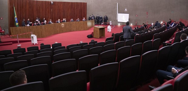 ELEIÇÕES 2022 | TSE regulamenta proibição do uso de celular e porte de arma no local de votação