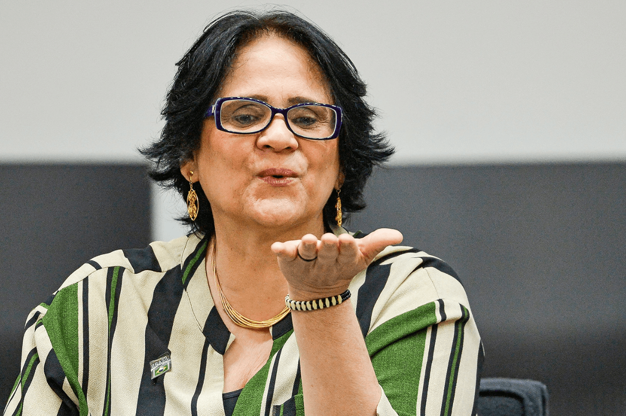 VIROU O JOGO | Damares Alves vence disputa ao Senado e derrota casal Arruda