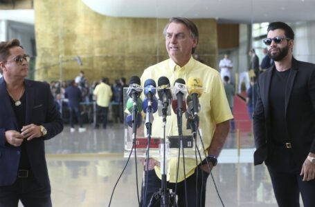 ELEIÇÕES 2022 | Bolsonaro recebe o apoio de cantores sertanejos e ex-senadores