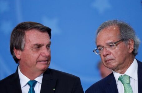 ELEIÇÕES 2022 | Bolsonaro diz que vai manter Paulo Guedes num eventual segundo mandato