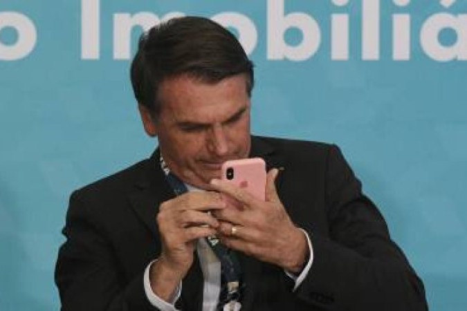 AINDA JUNTANDO OS CACOS | Bolsonaro ‘reaparece’ nas redes sociais após ficar uma semana sem se manifestar