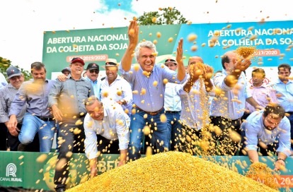 TAXA DO AGRO | Caiado é acusado de ‘trair’ o setor do agronegócio goiano com a criação de novo imposto e preços de produtos taxados devem aumentar para a população