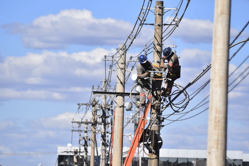 DESLIGAMENTO PROGRAMADO | Quatro cidades do DF vão ter o fornecimento de energia elétrica suspenso nesta sexta (4) para manutenção na rede e poda de árvores