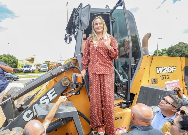 Foto da governadora em exercício Celina Leão