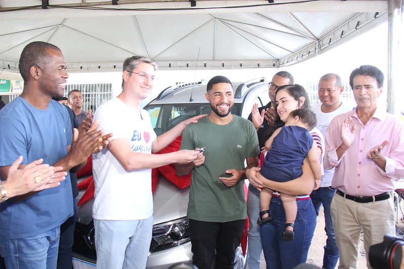 NATAL LUZ E PRÊMIOS | Prefeitura de Águas Lindas de Goiás entrega prêmios para ganhadores