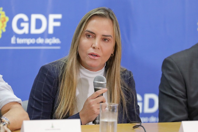 PACOTE DE AÇÕES PARA A SAÚDE | Celina cria grupo de trabalho para modernizar os sistemas de gestão da secretaria e determina o retorno de servidores cedidos ao Iges-DF