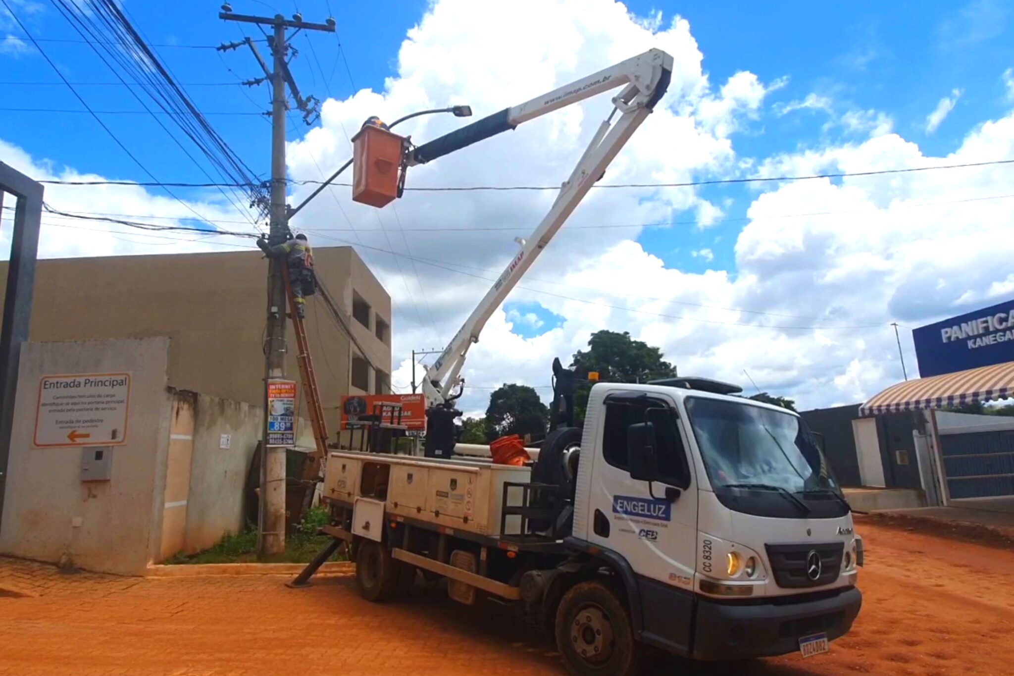 NOVA ILUMINAÇÃO | Colônia agrícola do Riacho Fundo I ganha 31 novos postes