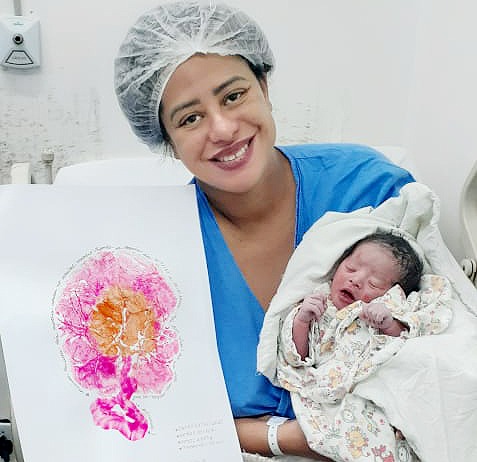 É UMA MENINA | Primeiro bebê brasiliense de 2023 nasceu no Hmib depois de 10 minutos da virada do ano