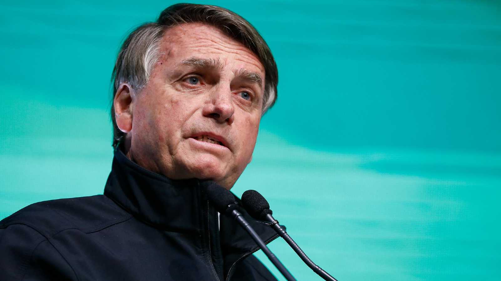 QUEM VAI PAGAR A CONTA? | Com o dinheiro bloqueado pela Justiça Eleitoral, PL está em busca de doações para pagar salário de R$ 39 mil para Bolsonaro
