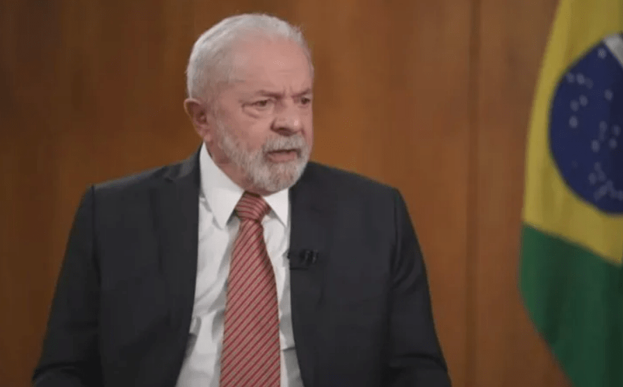 TENTATIVA DE GOLPE | Lula diz que houve conivência por parte de autoridades militares com os vândalos para liberar o acesso ao Planalto