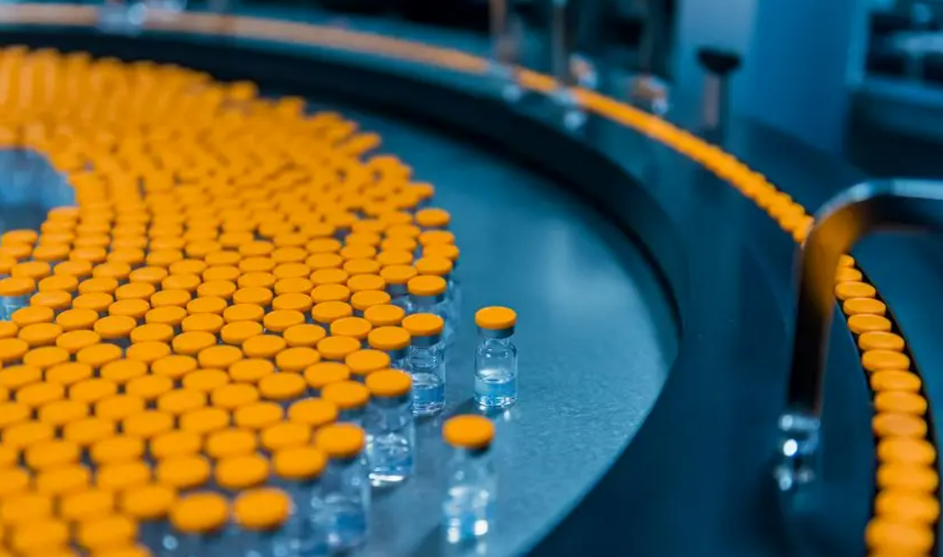 VAI TER QUE ANTECIPAR REMESSAS | Ministério da Saúde está sem vacinas contra covid-19 para crianças de até 4 anos