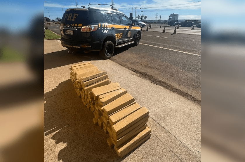 OPERAÇÃO NA BR-060 | PRF apreende 150 kg de maconha que vinha de Goiânia para Brasília
